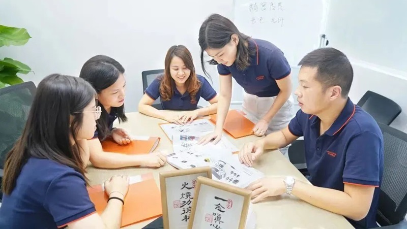 45年敢为人先，深圳从边陲小镇跃升全球创新之都；45年风雨兼程，深圳以敢为人先的精神，书写了一部波澜壮阔的发展史诗；作为扎根深圳的本土科技品牌，明治传感与这座城市同频共振，以精密感知技术赋能工业智造，见证特区辉煌征程。