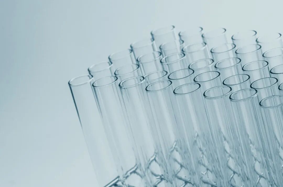 明治案例 | 0.5mm精度、0%漏检率！玻璃管内径在线全检